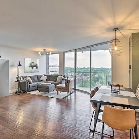 7Th-Floor Omaha Condo With Balcony And Park Views